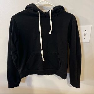 black hoodie
brand forever21
size small